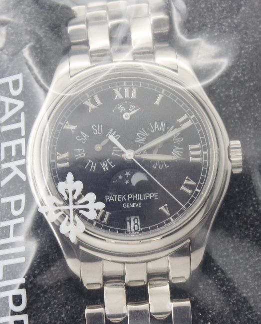 (image for) PATEK PHILIPPE 18K WHITE GOLD ANNUAL CALENDAR WITH MOON-PHASE DISPLAY / 5036G